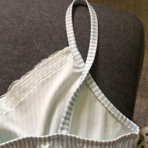 Women’s lace trim striped crop top - Picture 3 of 4